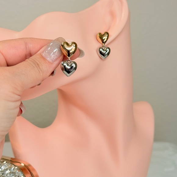 ⚜️ Gold and Silver Heart Drop Earrings - Picture 3 of 7